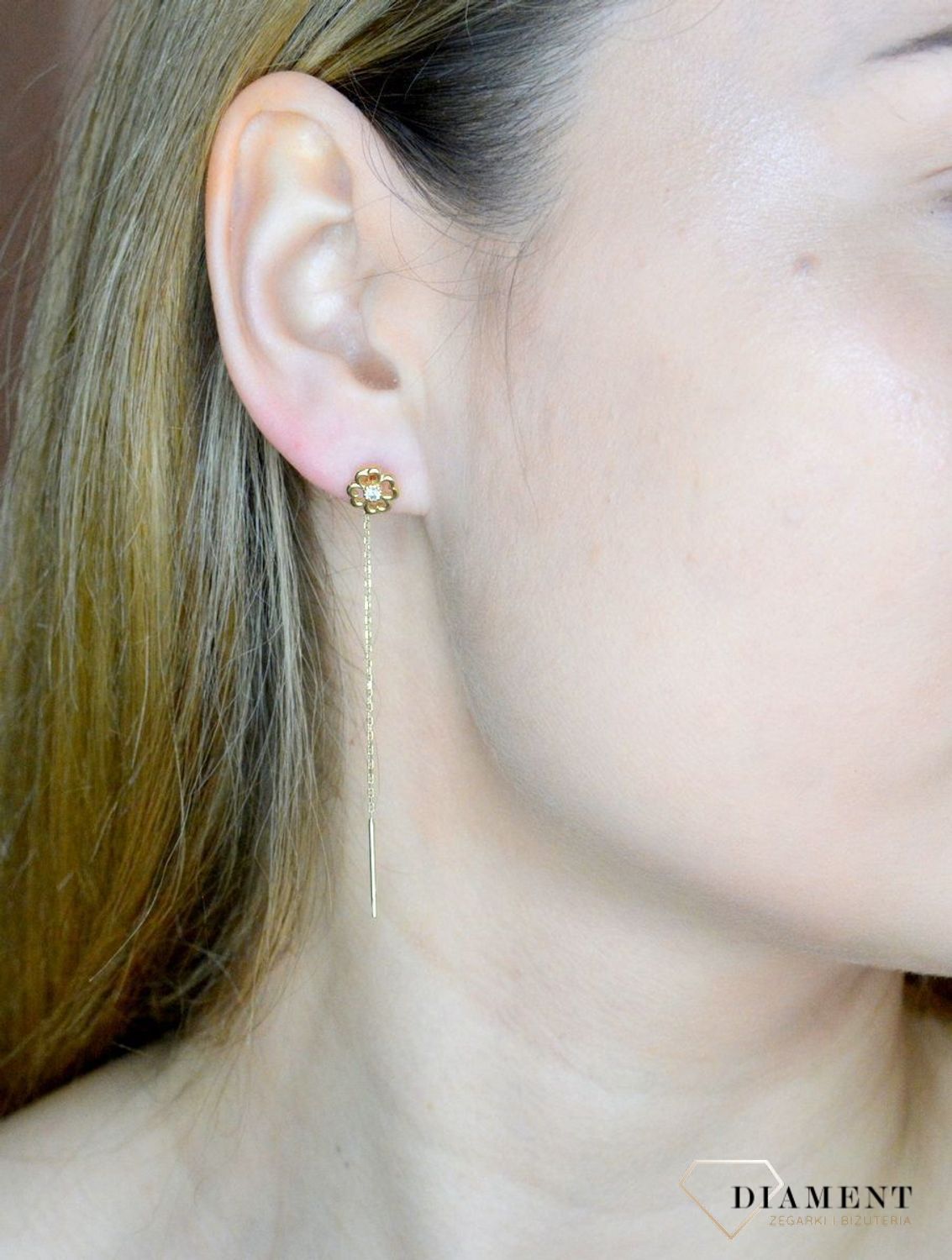 Złote kolczyki 585 wiszące przeciągane kwiatki z cyrkonią KL 3459A 585. Eleganckie, złote kolczyki przeciągany łańcuszek zakończony kwiatkami. Idealne na prezent. Eleganckie, złote kolczyki przeciągane z kwiatkami. Idealne na prezent.jpg